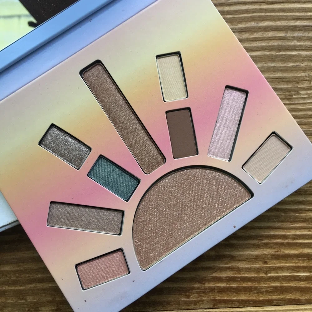 🎉HP x 2🎉 Dawn Eyeshadow Palette Beauty by PopSugar New